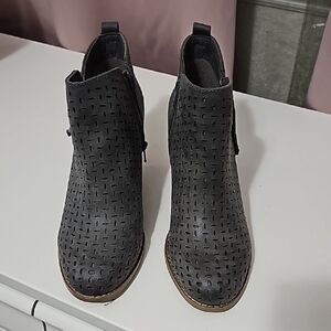 Dark gray Ankle Boots with Textured Upper and Side Zipper